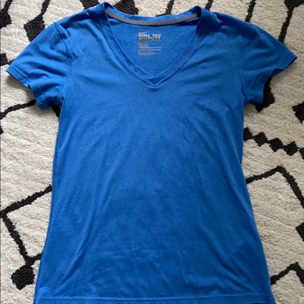 Nike dri-fit tee!
